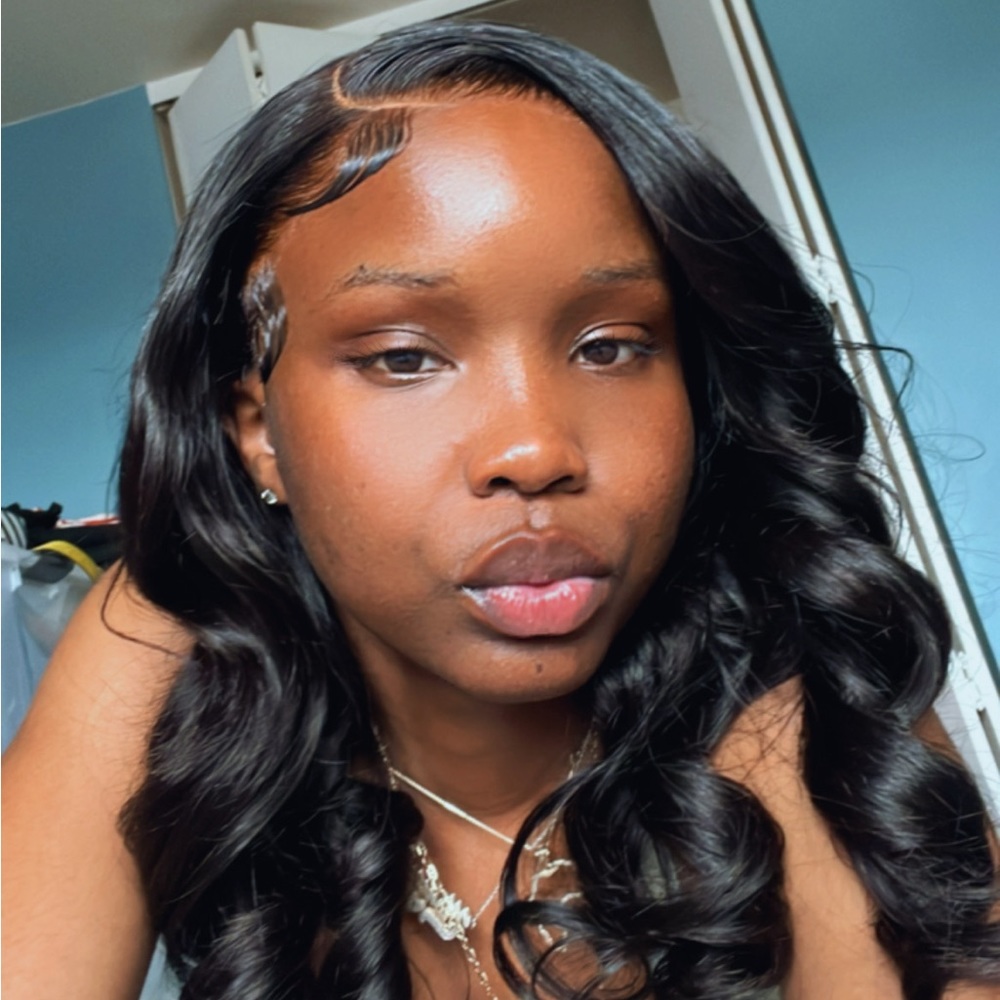 Meet your Posher, Monique